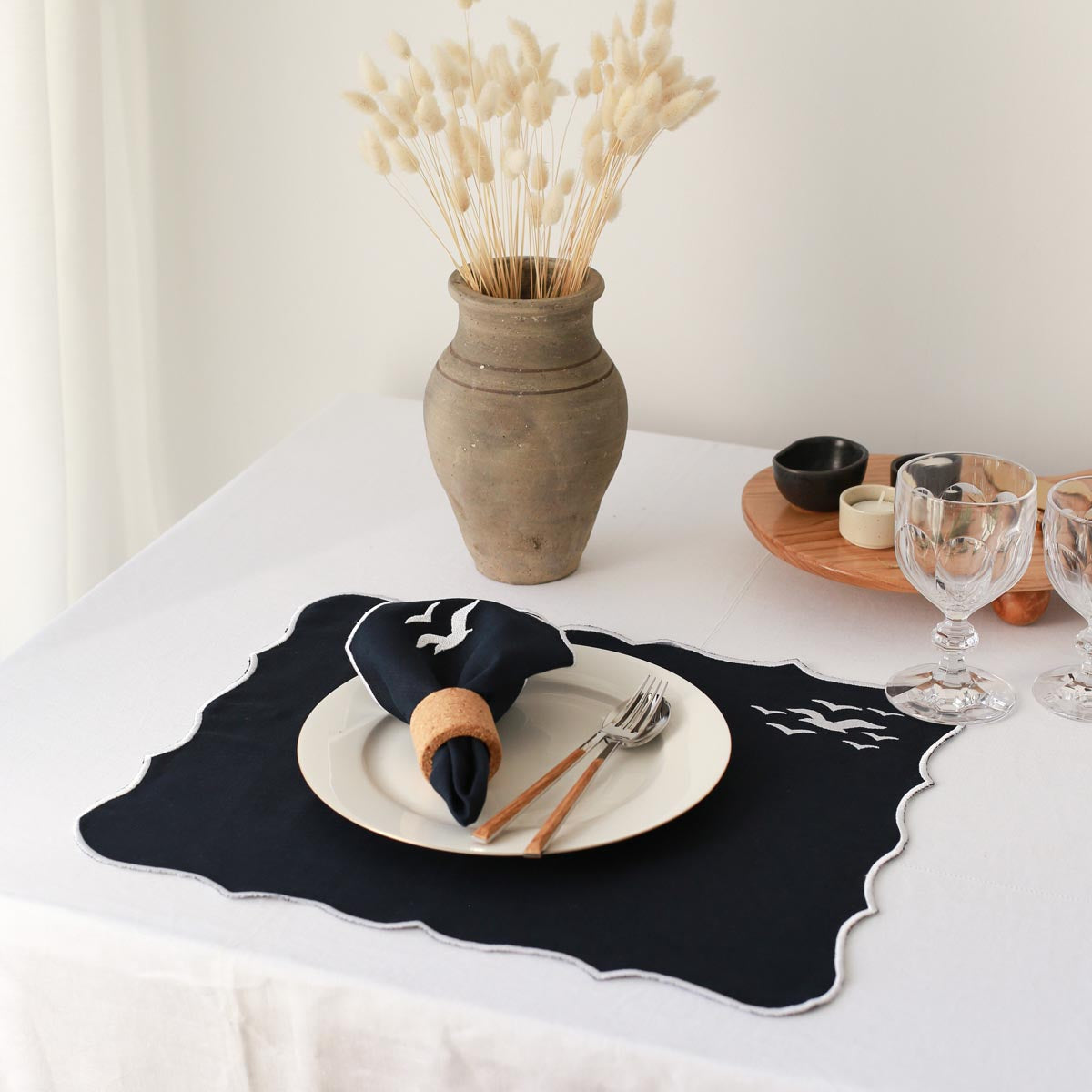 Martı İşlemeli Keten Amerikan Servis