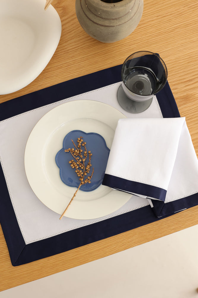 
                  
                    2'li Set Navy-White Amerikan Servis
                  
                