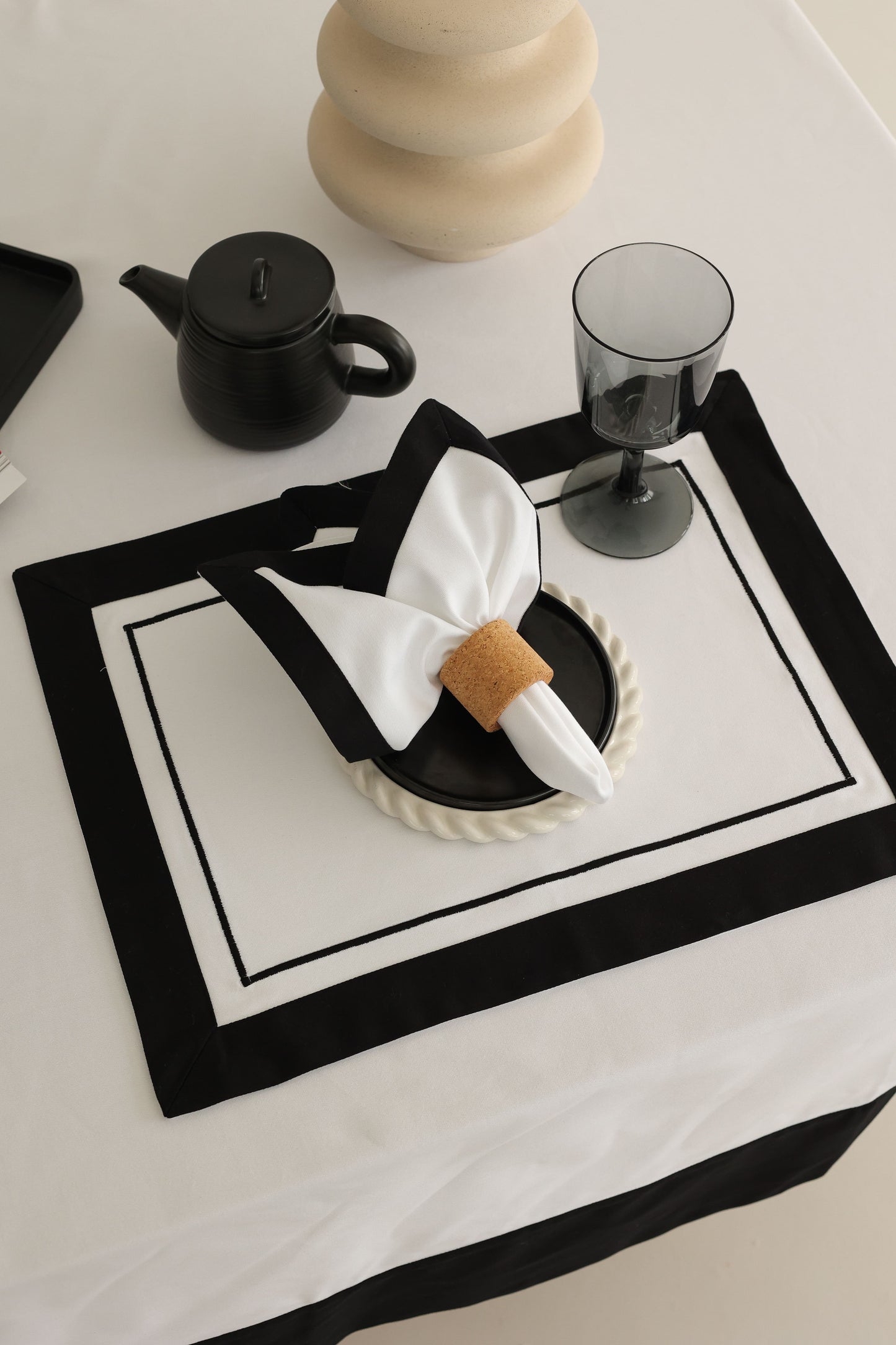 
                  
                    2'li Set Soho Amerikan Servis
                  
                