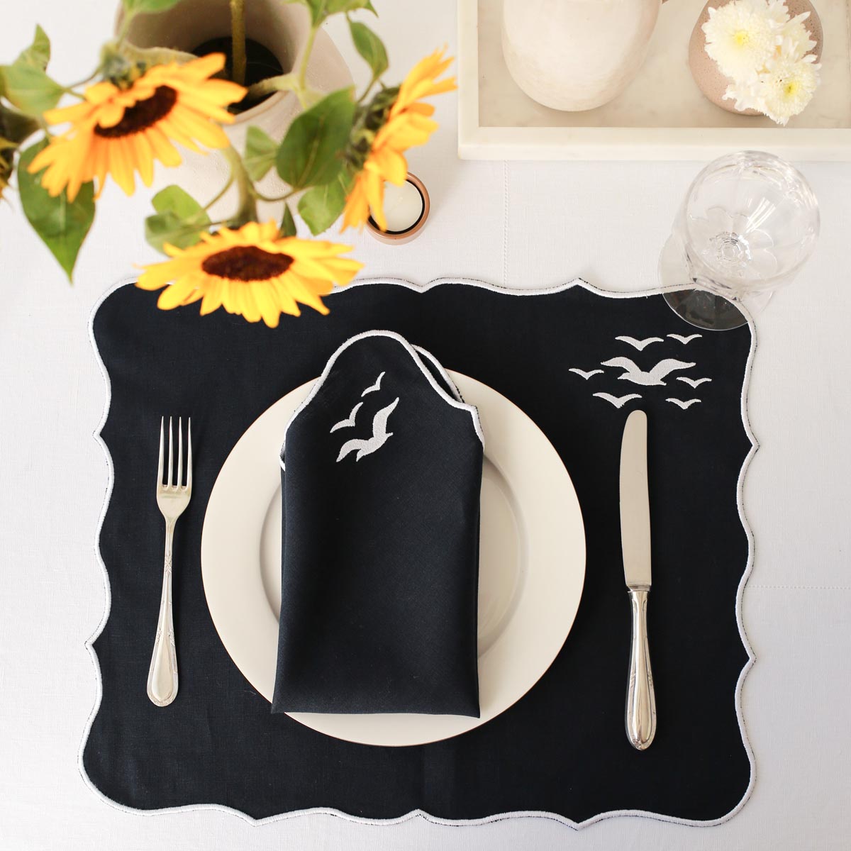 Martı İşlemeli Keten Amerikan Servis