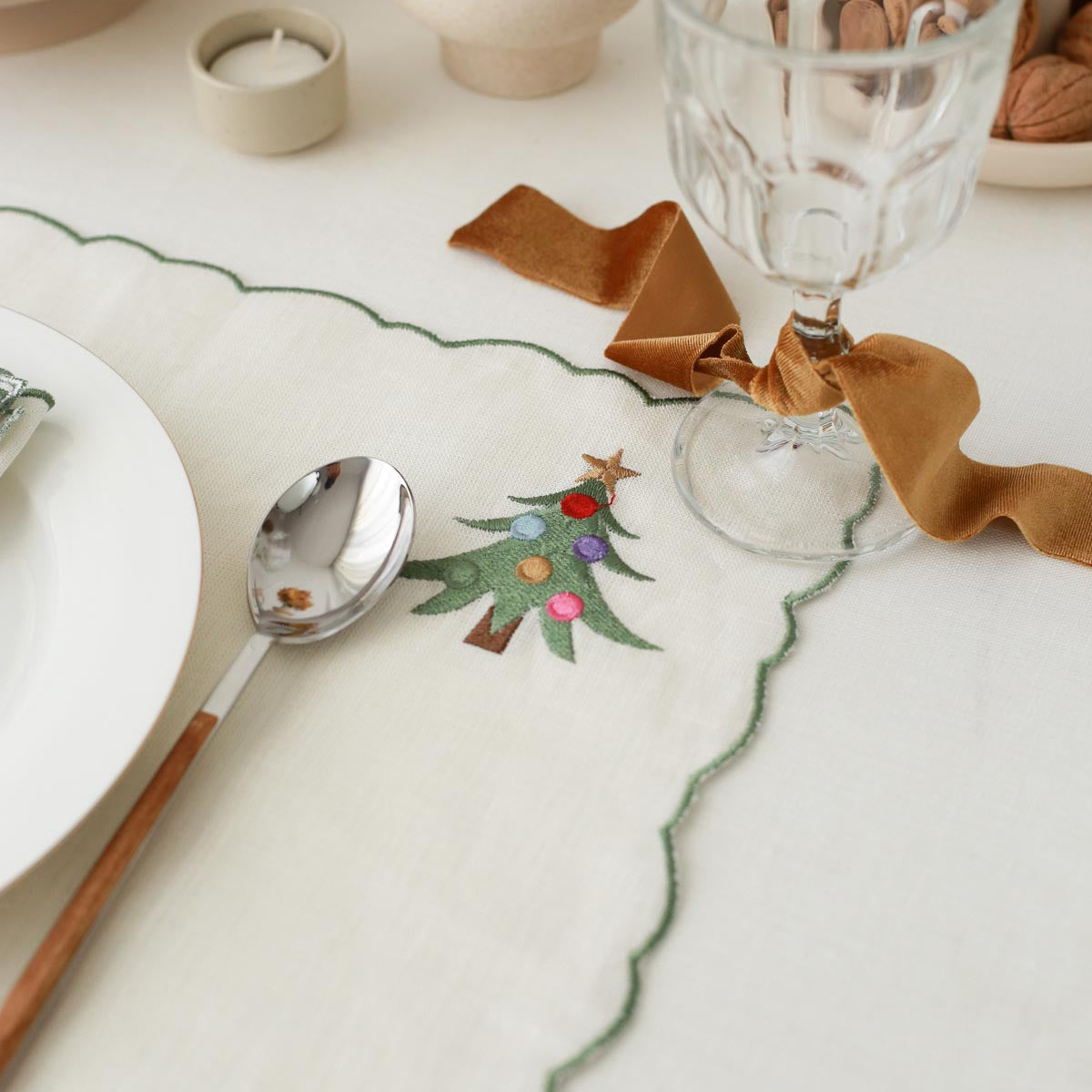 2'li Set Çam Ağacı İşlemeli Keten Peçete