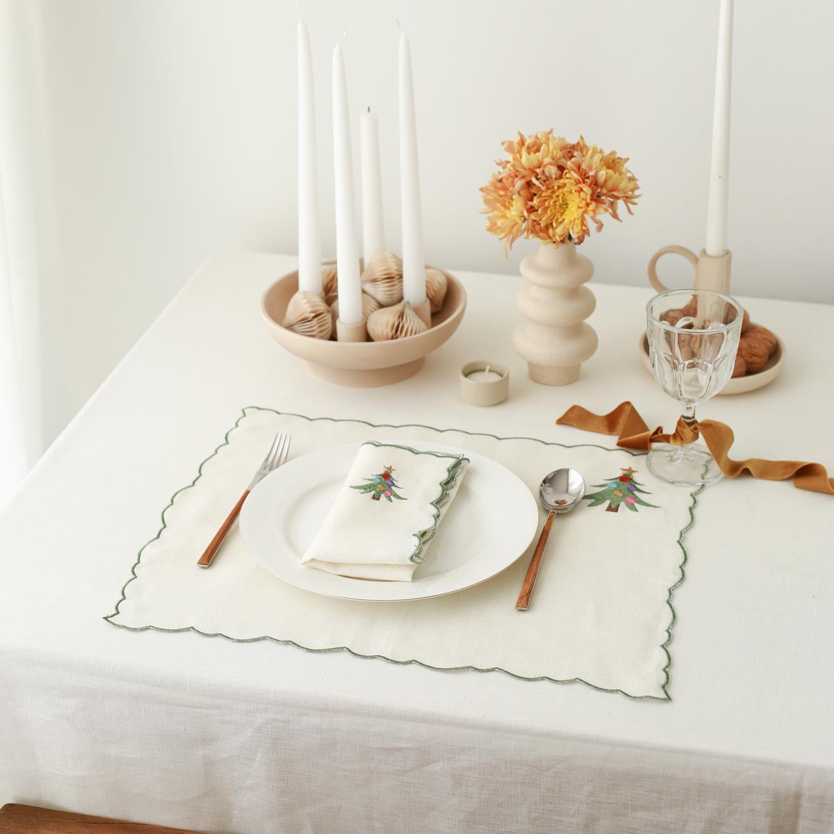 2'li Set Çam Ağacı İşlemeli Keten Peçete